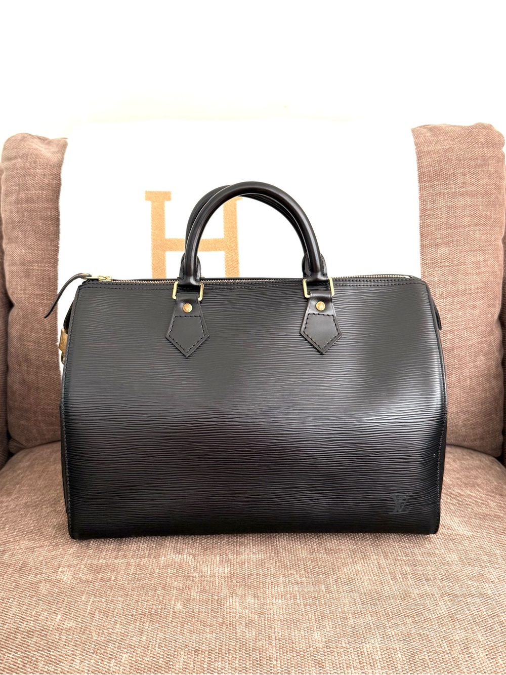 Authentic Louis Vuitton Speedy 30 satchel bag M59022 black Epi leather LV